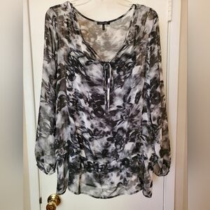 Women's long sleeve vneck blouse